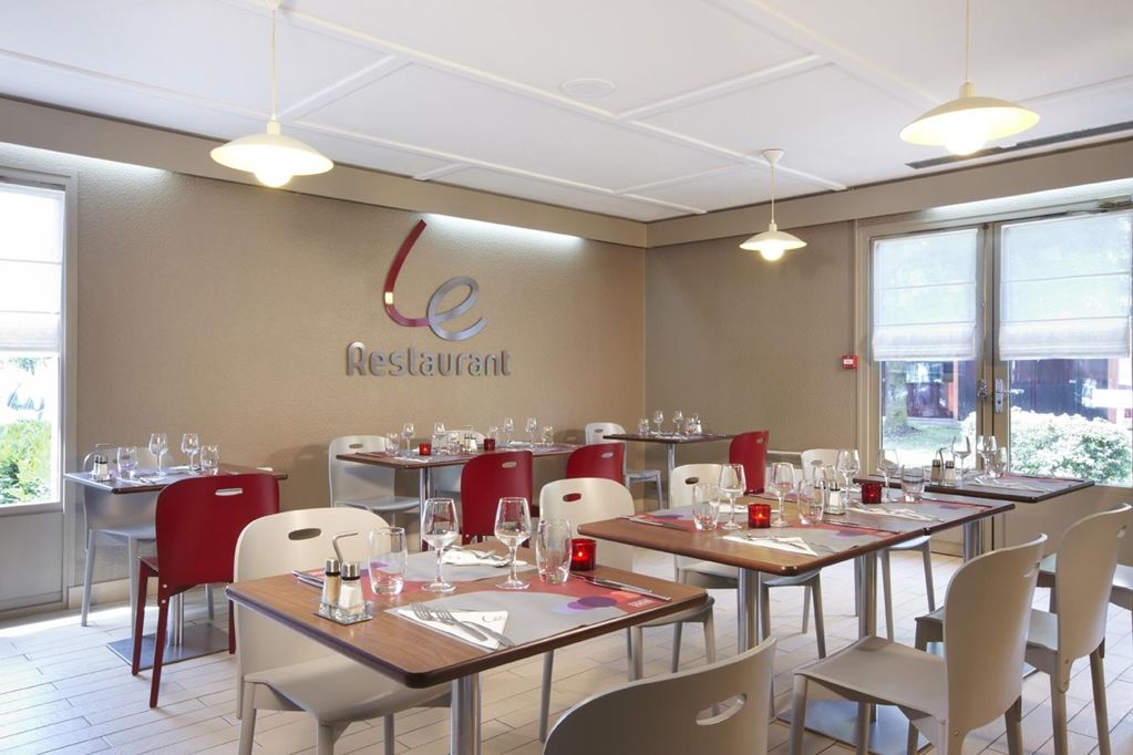 Kyriad Tarbes Bastillac Hotel Restaurant photo